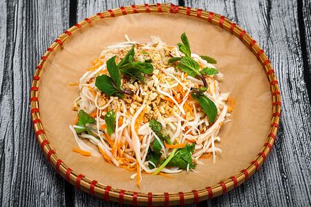 Салат с курицей