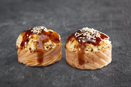 Филадельфия с сырным соусом