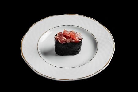 Гункан с тунцом