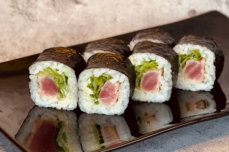 Теплый ролл Татаки