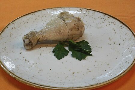 Бедро цыплёнка отварное