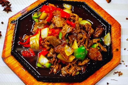 Баранина на шипящей сковороде