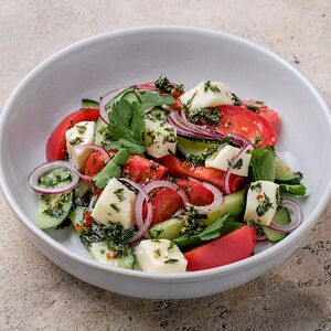 Овощной салат по-грузински с брынзой