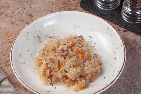 Тушеная капуста с беконом