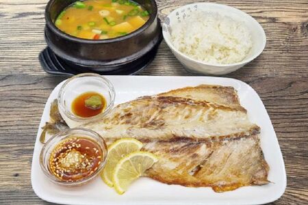 КодыноГуи, Твендян тиге и отварной рис