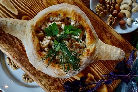 Хачапури по-аджарски с курицей