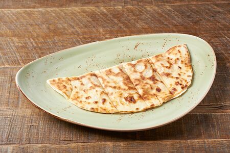 Кутаб с сыром и зеленью