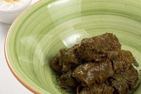 Долма в винoградных листьях