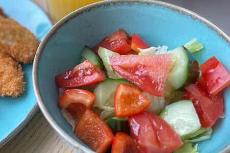 Салатик овощной с оливковым маслом