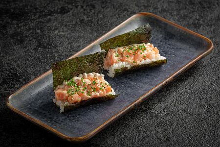 Хендролл с лососем