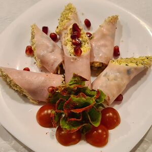 Рулетики из ветчины и сыра