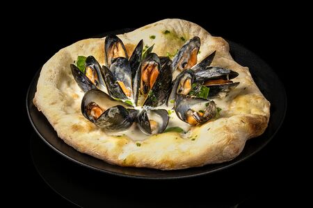 Мидии со сливочным соусом блю чиз