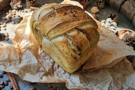 Хлеб пшеничный с чесноком