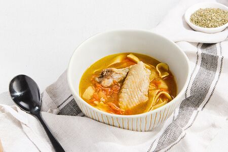 Куриный суп с домашней лапшой