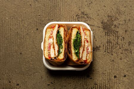 Сэндвич со шницелем из индейки