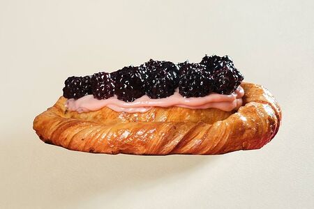 Xl слойка с ежевикой