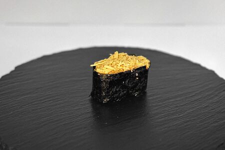 Острые суши с креветкой