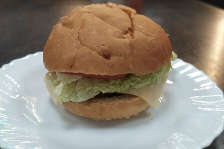 Чизбургер с котлетой