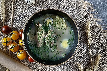 Фирменный суп из фермерского перепела