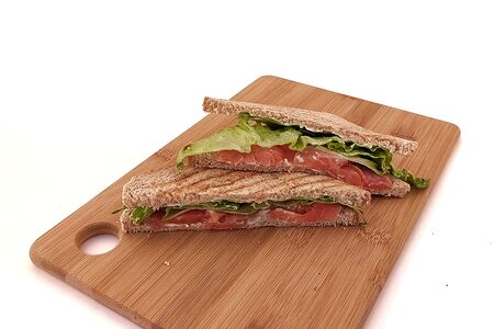 Сэндвич с красной рыбой