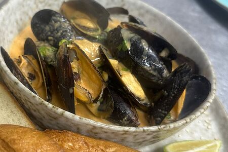 Мидии в соусе том ям