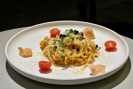 Спагетти с креветками в соусе том ям