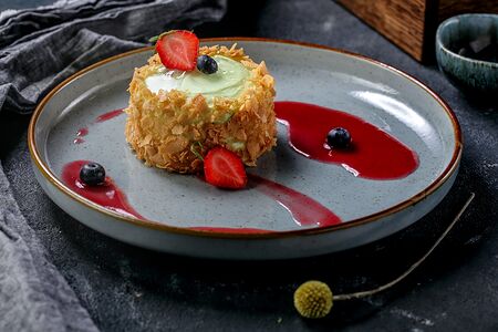 Мусс из лайма с гранатовым соусом