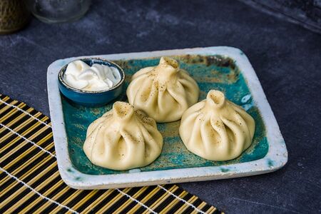 Хинкали со сметаной