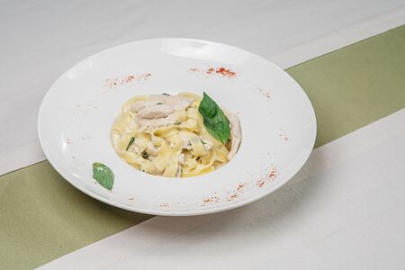 Феттуччине с курицей