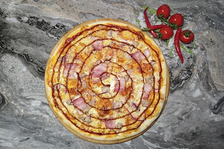 Барбекю (свинина, бекон, лук, соус барбекю)