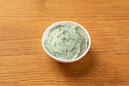 Сметанный соус с зеленью