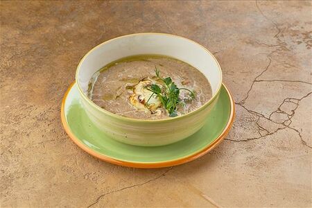 Крем-суп с белыми грибами и трюфельным маслом