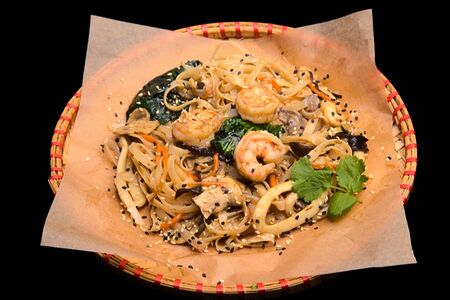 Ми Хао с морепродуктами