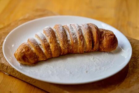 Штрудель с зеленым яблоком