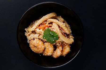 Wok с морепродуктами