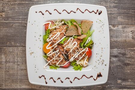 Салат Цезарь с курицей