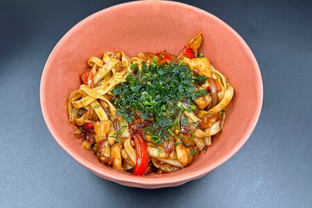 Удон с острой курицей