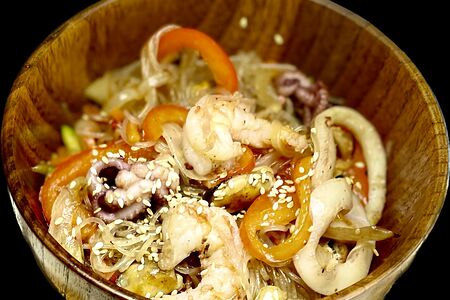 Вок Море с рисовой лапшой фунчоза