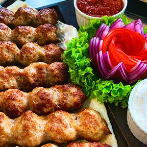 Люля-кебаб из свинины в лаваше