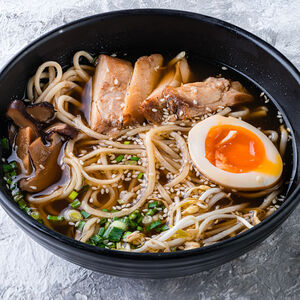 Рамэн с курицей с чар си (маленькая порция)