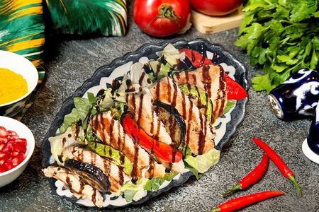 Салат из индейки на гриле