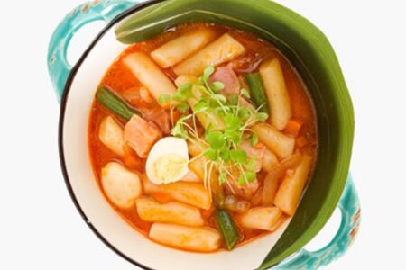 Токпокки в остром соусе