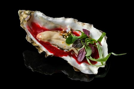 Устрица, малиновое чили, разнотравье