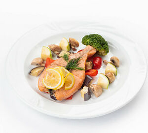 Стейк из лосося на пару