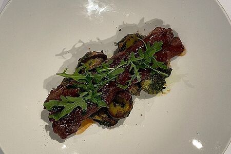 Паярд из говядины с молодым картофелем