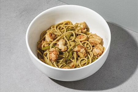 Спагетти с креветками и чукой