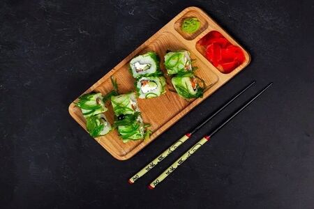 Ролл Чука с лососем