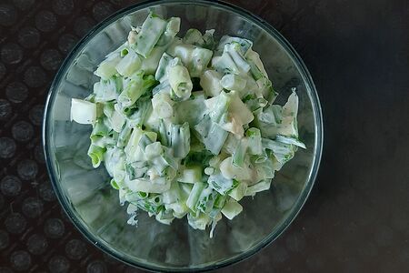 Зелёный лук и яйцо