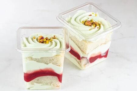 Десерт в стаканчике Фисташка-малина