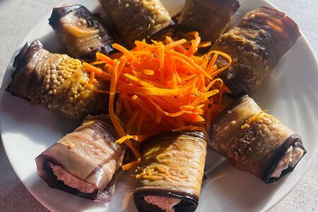 Рулетики из баклажанов с грецкими орехами